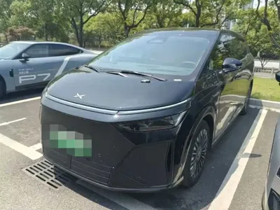 Xpeng X9 · 2026 год