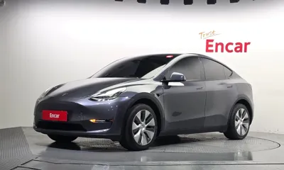 Tesla Model Y · 2022 год