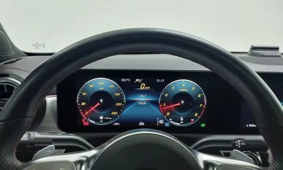 Mercedes-Benz CLA-Class 2023, 33640 км, за 25403.7 USD - фото 8