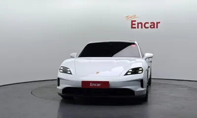 Porsche Taycan 2025, 10815 км, за 94259.86 USD
