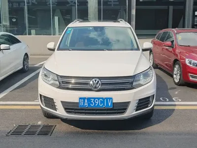 Volkswagen Tiguan 2014, 90000 км, за 4812.63 USD