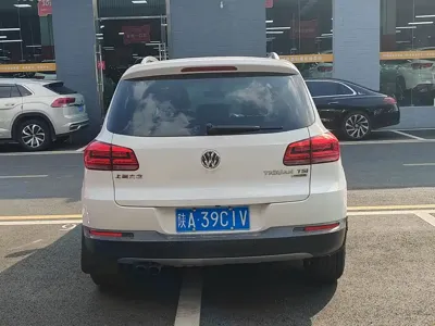 Volkswagen Tiguan 2014, 90000 км, за 4812.63 USD - фото 9