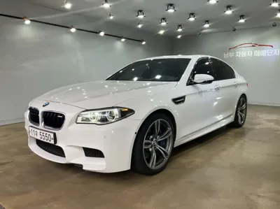 BMW M5 2015, 115000 км, за 24702.58 USD