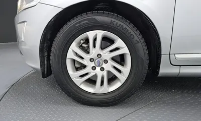 Volvo XC60 2017, 134708 км, за 7862.57 USD