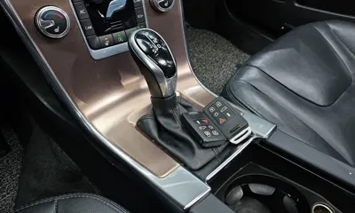 Volvo XC60 2017, 134708 км, за 7862.57 USD - фото 9