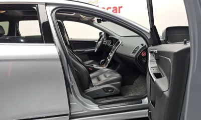 Volvo XC60 2017, 134708 км, за 7862.57 USD - фото 12