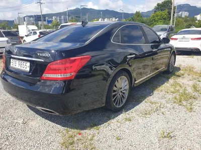Hyundai Equus 2015, 138490 км, за 4304.63 USD
