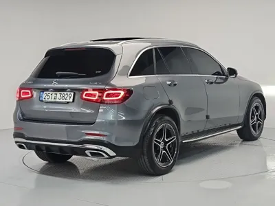 Mercedes-Benz GLC-Class 2022, 61425 км, за 30553.2 USD