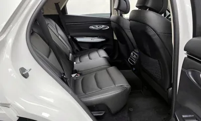 Genesis GV70 2023, 42429 км, за 25635.94 USD - фото 12