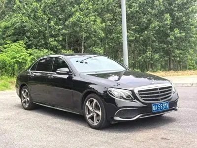 Mercedes-Benz E-Class 2017, 120000 км, за 19099.1 USD