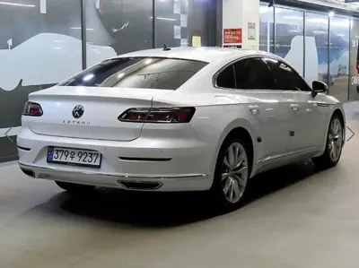 Volkswagen Arteon 2022, 105942 км, за 17060.52 USD