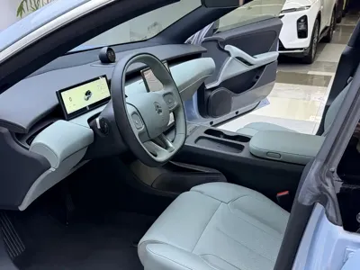 Nio ET5T 2023, 59000 км, за 23446.9 USD