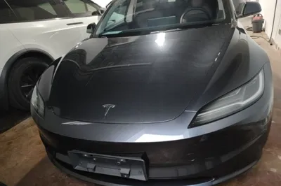 Tesla Model 3 2023, 37100 км, за 28448 USD