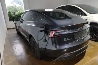 Tesla Model 3 2023, 37100 км, за 28448 USD