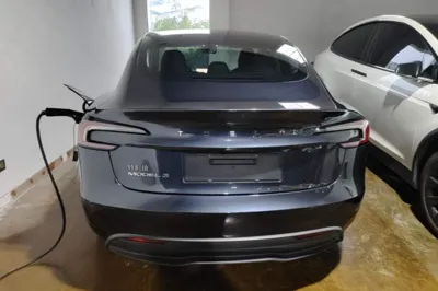 Tesla Model 3 2023, 37100 км, за 28448 USD