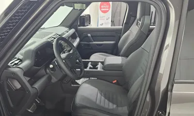 Land Rover Defender 2025, 3133 км, за 146370.15 USD