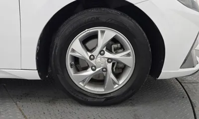 Hyundai Avante 2021, 109621 км, за 7598.28 USD