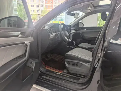 Volkswagen Tayron 2023, 43000 км, за 25902.67 USD - фото 9