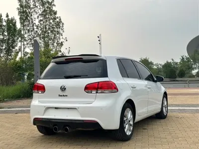 Volkswagen Golf 2013, 120000 км, за 3354.7 USD
