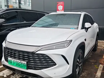BYD L DM-i · 2025 год