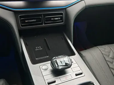 BYD L DM-i 2025, 20000 км, за 15273.39 USD
