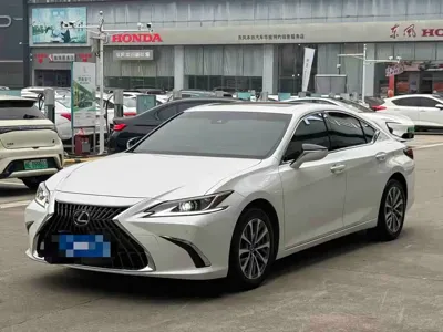 Lexus ES 2024, 17000 км, за 39979.63 USD