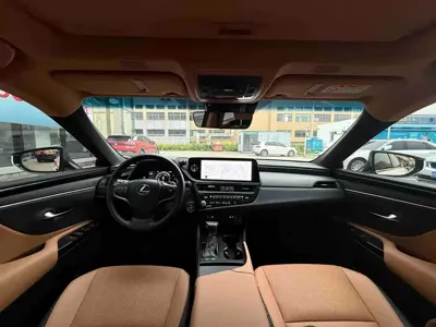 Lexus ES 2024, 17000 км, за 39979.63 USD