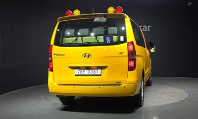 Hyundai Starex 2018, 76111 км, за 7745.83 USD
