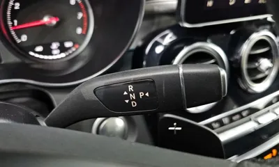 Mercedes-Benz GLC-Class 2019, 137803 км, за 15225.15 USD - фото 9