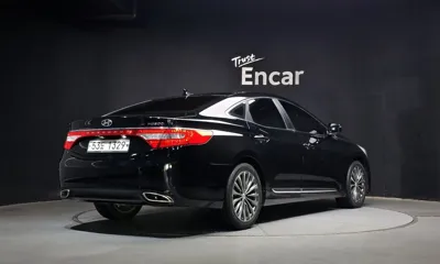 Hyundai Grandeur 2014, 143968 км, за 3435.74 USD