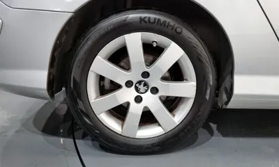 Peugeot 308 2013, 122390 км, за 2888.28 USD