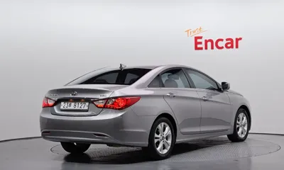 Hyundai Sonata 2012, 170333 км, за 3245.03 USD