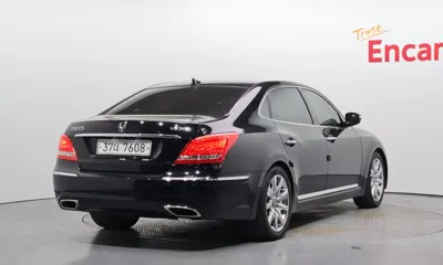 Hyundai Equus 2010, 243436 км, за 2625.71 USD