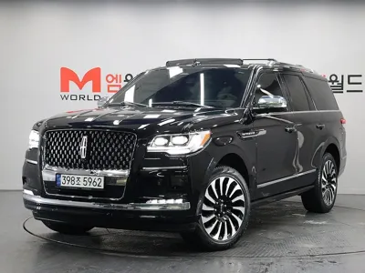 Lincoln Navigator · 2023 год