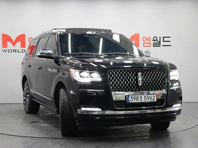 Lincoln Navigator 2023, 25419 км, за 56848.27 USD