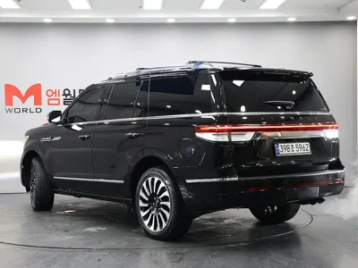 Lincoln Navigator 2023, 25419 км, за 56848.27 USD