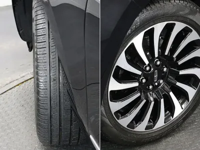 Lincoln Navigator 2023, 25419 км, за 56848.27 USD