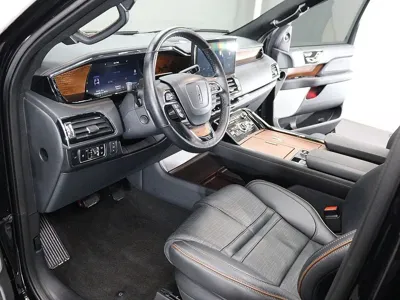 Lincoln Navigator 2023, 25419 км, за 56848.27 USD - фото 10