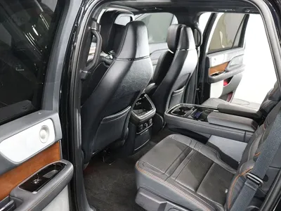 Lincoln Navigator 2023, 25419 км, за 56848.27 USD - фото 11