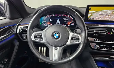 BMW 5-Series 2022, 53448 км, за 21407.33 USD - фото 13