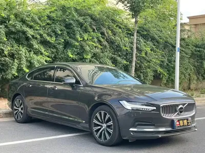Volvo S90 2022, 62000 км, за 20512.37 USD