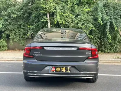 Volvo S90 2022, 62000 км, за 20512.37 USD - фото 8