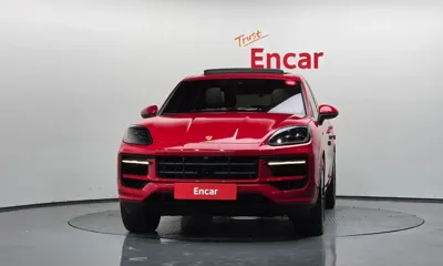Porsche Cayenne 2024, 5438 км, за 104371.8 USD