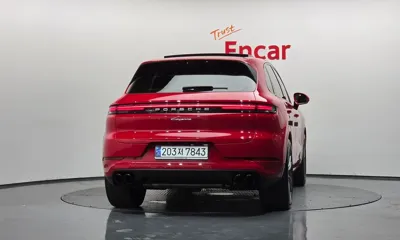 Porsche Cayenne 2024, 5438 км, за 104371.8 USD