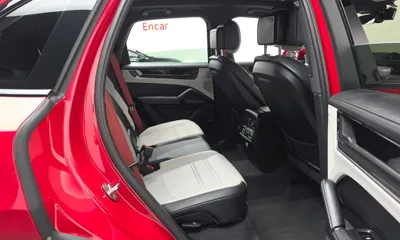 Porsche Cayenne 2024, 5438 км, за 104371.8 USD - фото 11