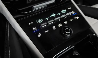 Porsche Cayenne 2024, 5438 км, за 104371.8 USD - фото 33