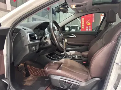 BMW 1 Series 2019, 59000 км, за 8233.8 USD