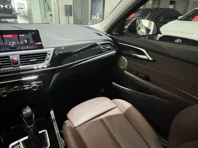BMW 1 Series 2019, 59000 км, за 8233.8 USD - фото 13