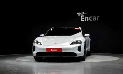 Porsche Taycan 2023, 48549 км, за 72141.26 USD