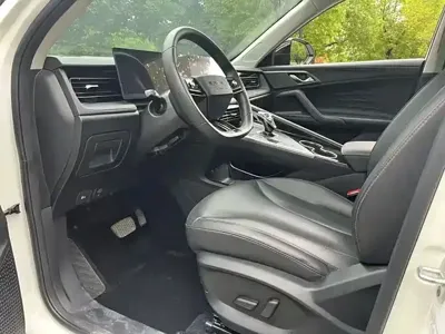 Roewe RX5 2022, 28000 км, за 5782.3 USD